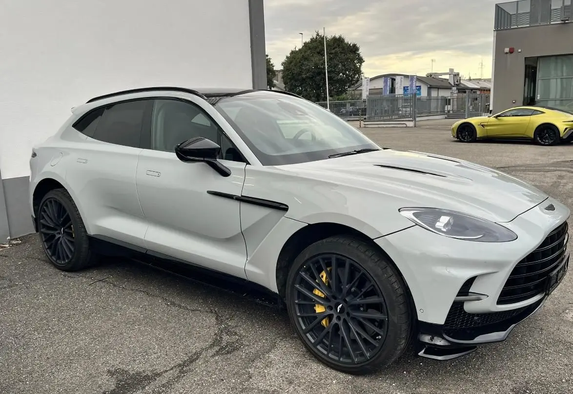 Aston Martin DBX 707 2026, front view — Zurich Luxury Car Rental, Zurich. Aston Martin DBX 707 in Zurich The Aston Martin DBX 707, 2026, is available for rent in…