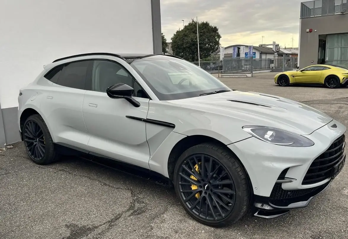 Aston Martin DBX 707 2026, front view — Zurich Luxury Car Rental, Zurich. Aston Martin DBX 707 in Zurich The Aston Martin DBX 707, 2026, is available for rent in…