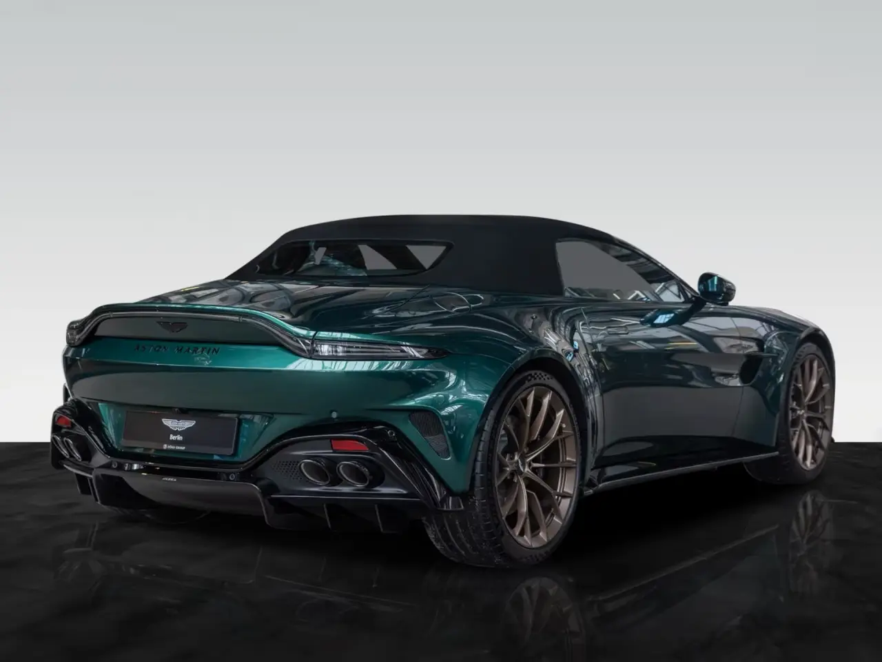 Aston Martin Vantage V8 Spider 2026, rear view — Zurich Luxury Car Rental, Zurich. Aston Martin Vantage V8 Spider in Zurich The 2026 Aston Martin Vantage V8 Spider is…