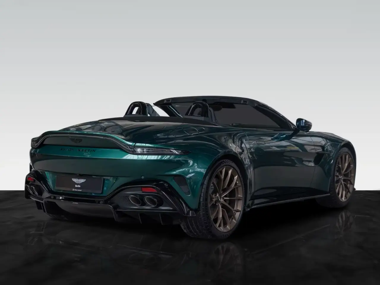 Aston Martin Vantage V8 Spider 2026, dashboard — Zurich Luxury Car Rental, Zurich. Aston Martin Vantage V8 Spider in Zurich The 2026 Aston Martin Vantage V8 Spider is…