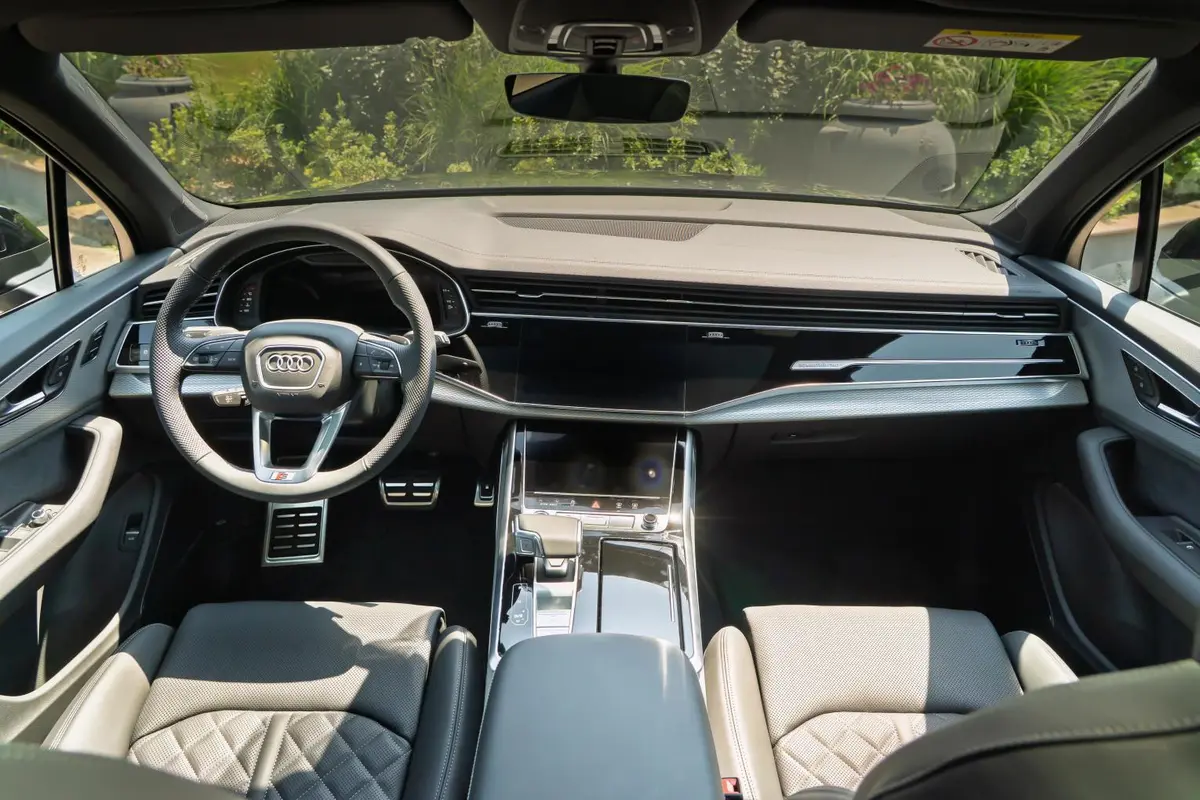Audi Q7 50 TDI S-Line Edition 2025, exterior — Zurich Luxury Car Rental, Zurich. Audi Q7 50 TDI S-Line Edition in Zurich The Audi Q7 50 TDI S-Line Edition is available…