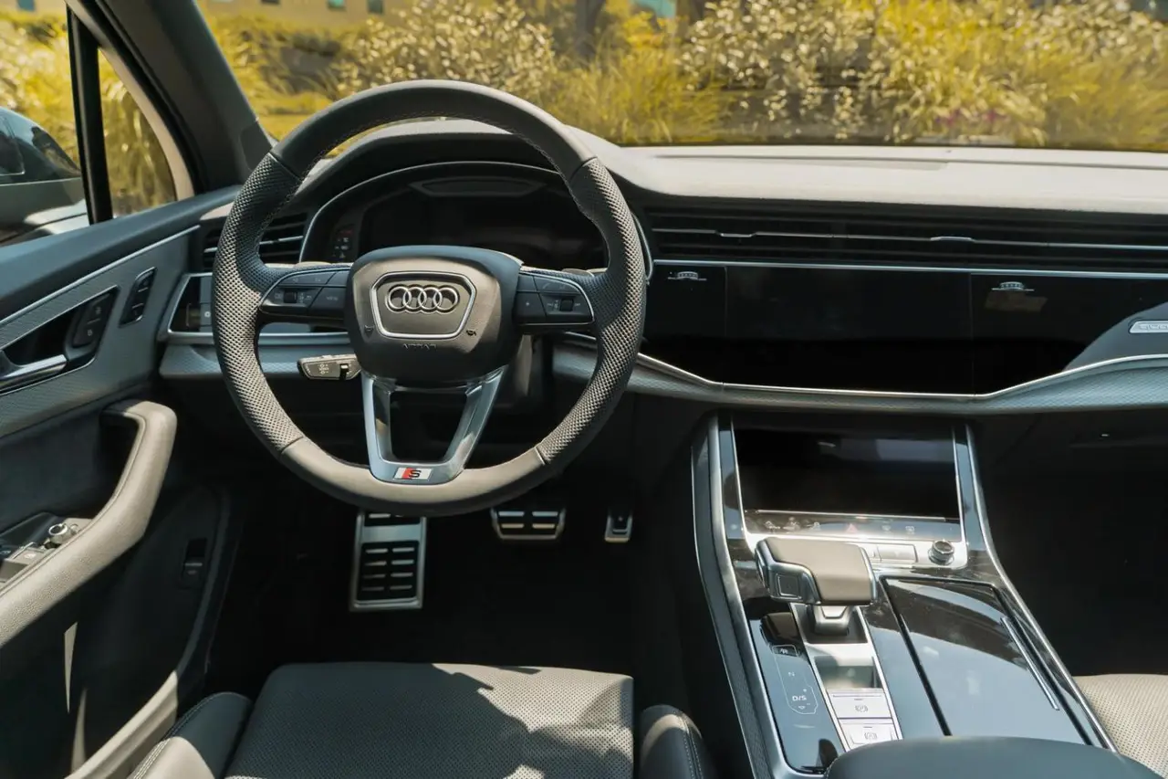 Audi Q7 50 TDI S-Line Edition 2025, interior — Zurich Luxury Car Rental, Zurich. Audi Q7 50 TDI S-Line Edition in Zurich The Audi Q7 50 TDI S-Line Edition is available…