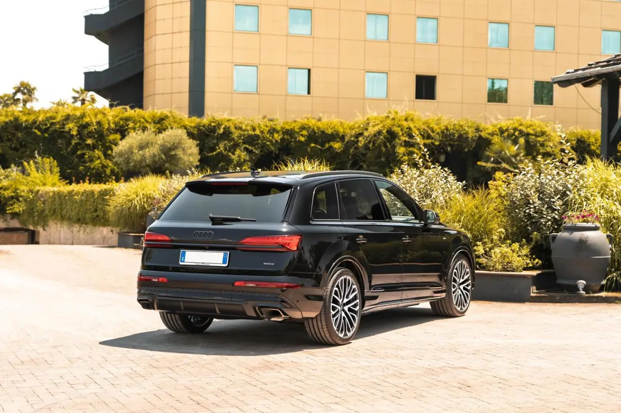 Audi Q7 50 TDI S-Line Edition 2025, dashboard — Zurich Luxury Car Rental, Zurich. Audi Q7 50 TDI S-Line Edition in Zurich The Audi Q7 50 TDI S-Line Edition is available…
