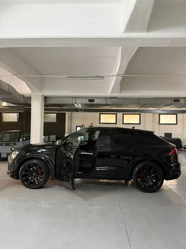 Audi Q8 2025 — Zurich Luxury Car Rental, Zurich