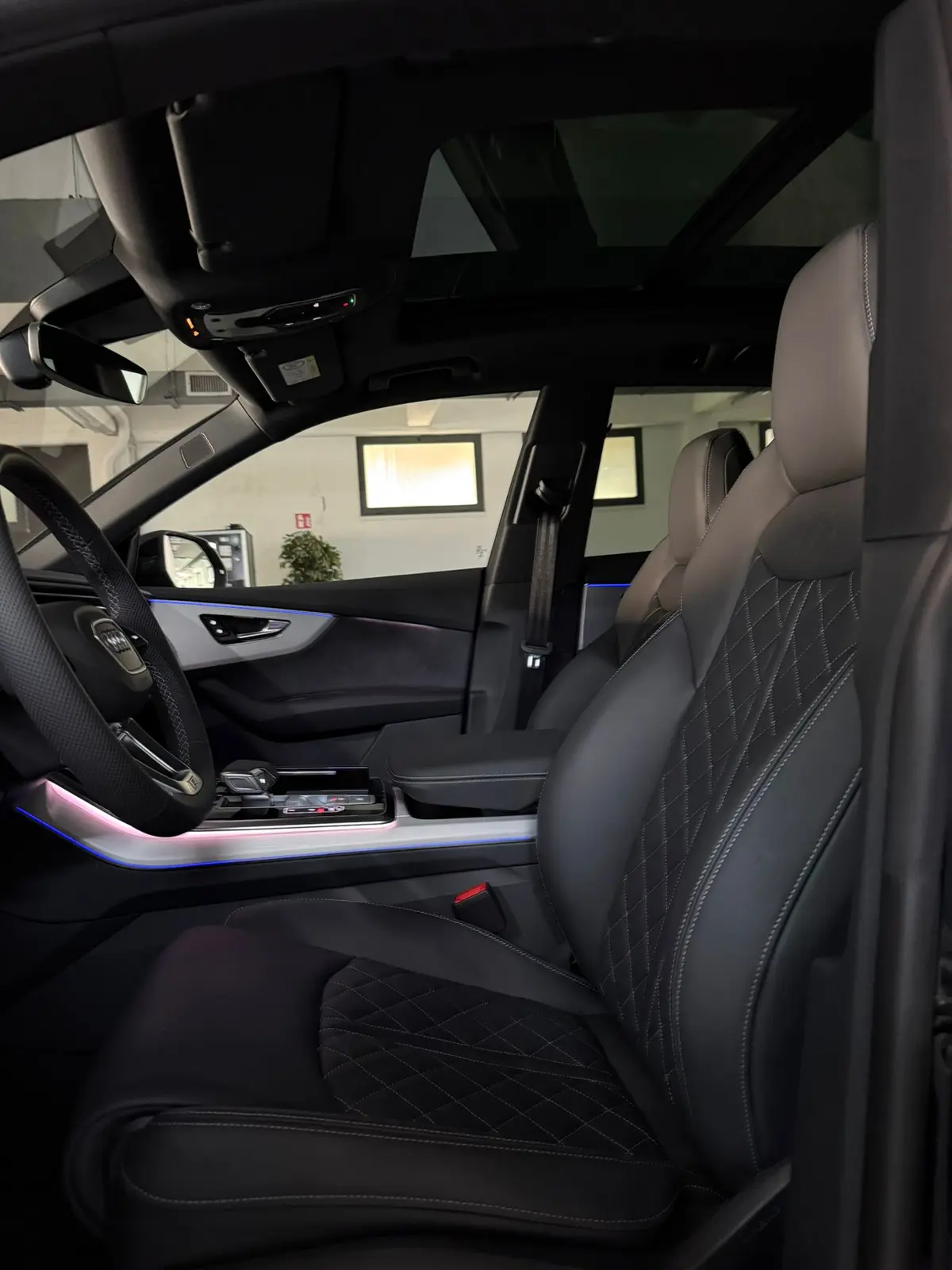 Audi Q8 2025, rear view — Zurich Luxury Car Rental, Zurich. Audi Q8 in Zurich The Audi Q8 2025 is available to rent in Zurich as a five-seat SUV with…