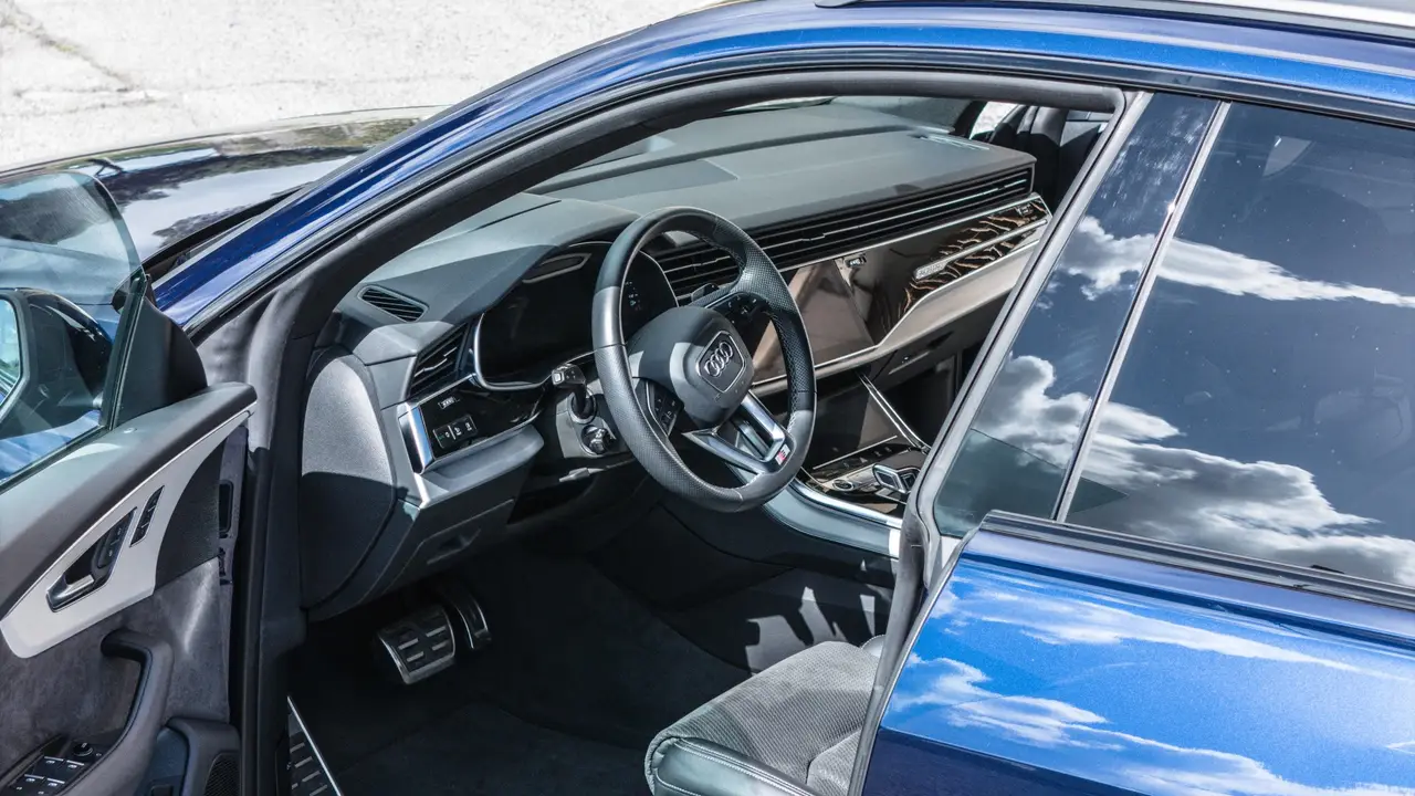 Audi Q8 55 TFSI 2022, interior — Zurich Luxury Car Rental, Zurich. Audi Q8 55 TFSI in Zurich The Audi Q8 55 TFSI 2022 is available for rental in Zurich as a…