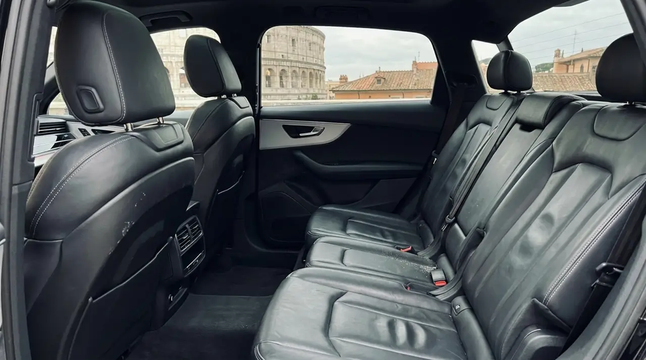 Audi SQ7 7seater 2023, interior — Zurich Luxury Car Rental, Zurich. Audi SQ7 7seater in Zurich The Audi SQ7 7seater is available to rent in Zurich as a…
