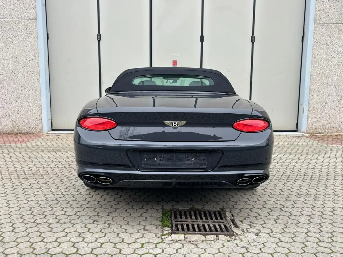 Bentley Continental GTC S V8 2025, dashboard — Zurich Luxury Car Rental, Zurich. Bentley Continental GTC S V8 in Zurich Renting the Bentley Continental GTC S V8 in Zurich…