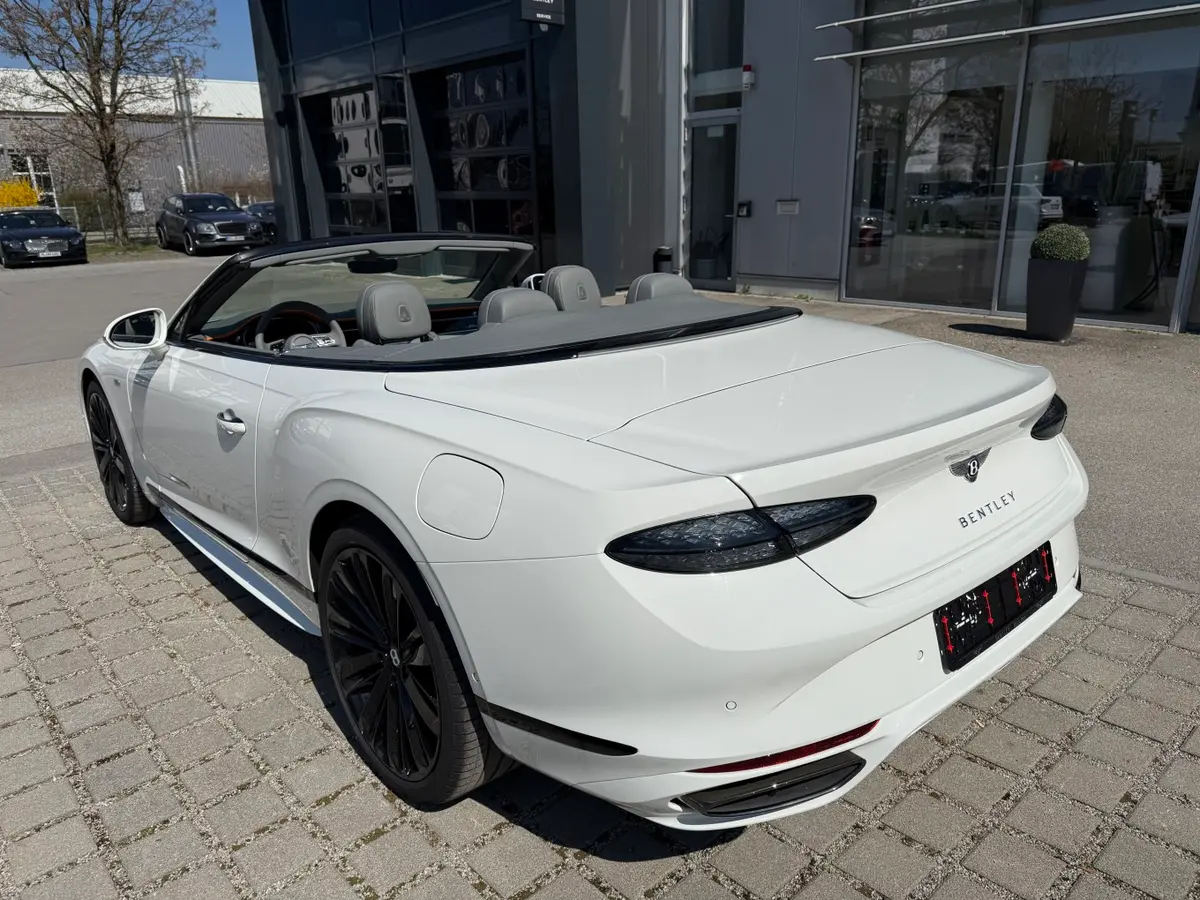 Bentley Continental GTC Speed 2025, side profile — Zurich Luxury Car Rental, Zurich. Bentley Continental GTC Speed in Zurich The Bentley Continental GTC Speed is available to…