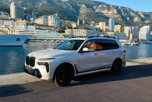 BMW X7 40d M 2024 — Zurich Luxury Car Rental, Zurich