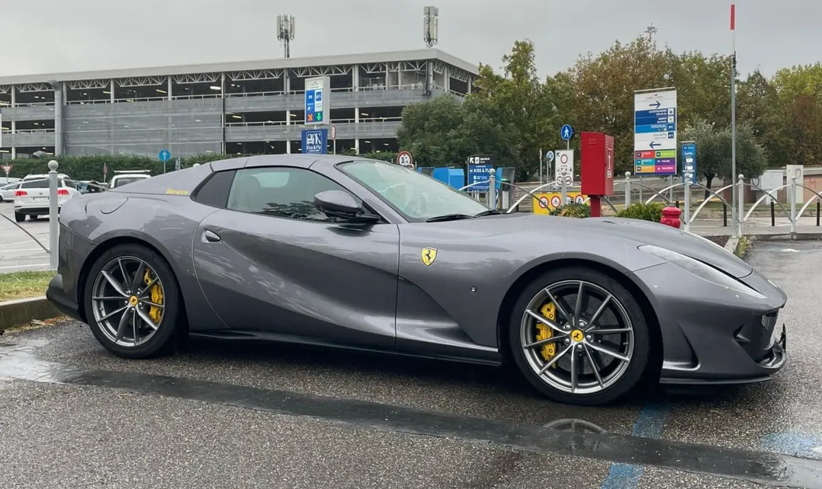 Ferrari 812 GTS 2024, rear view — Zurich Luxury Car Rental, Zurich. Ferrari 812 GTS in Zurich The Ferrari 812 GTS 2024 is available to rent in Zurich for…
