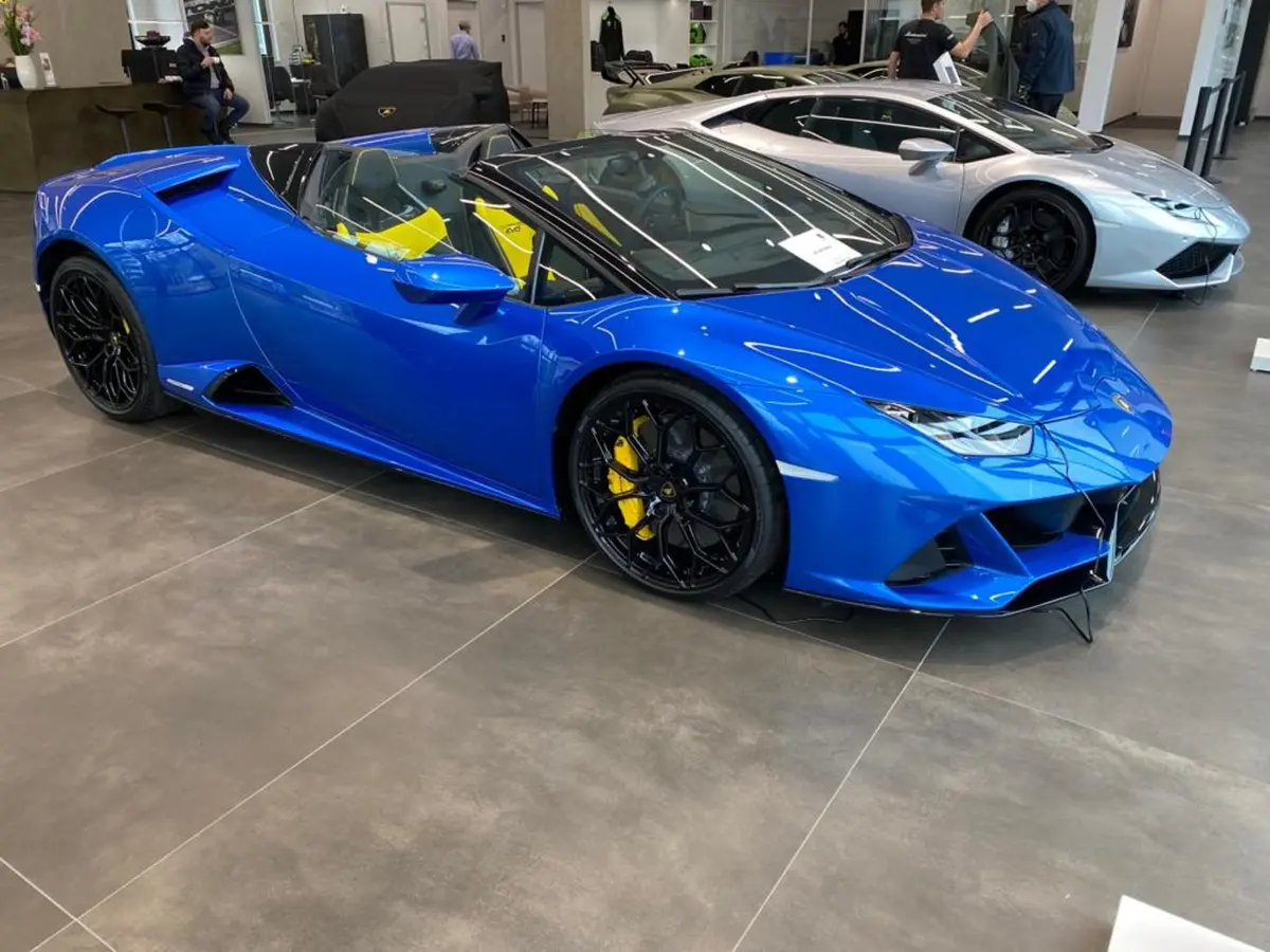 Lamborghini Huracan Evo Spyder 2022, front view — Zurich Luxury Car Rental, Zurich. Lamborghini Huracan Evo Spyder in Zurich The Lamborghini Huracan Evo Spyder is available…