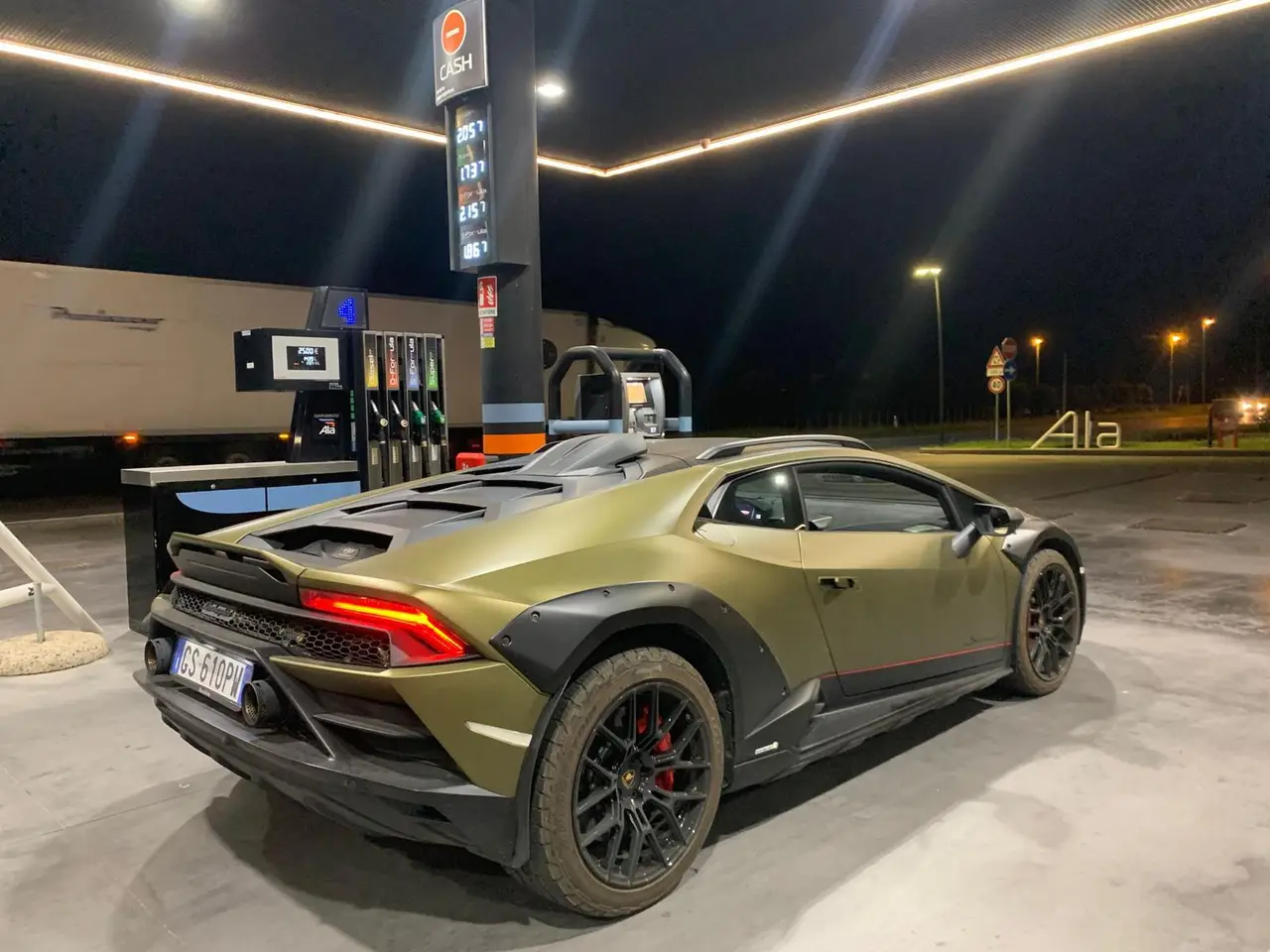 Lamborghini Huracan Sterrato 2024, front view — Zurich Luxury Car Rental, Zurich. Lamborghini Huracan Sterrato in Zurich The Lamborghini Huracan Sterrato is available for…