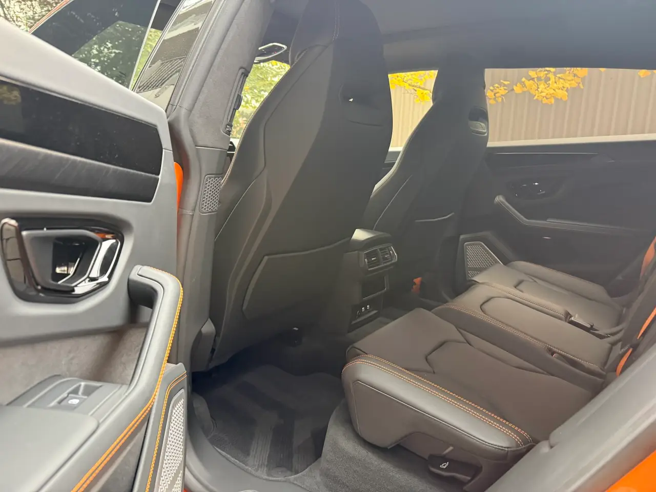 Lamborghini URUS SE 2025, dashboard — Zurich Luxury Car Rental, Zurich. Lamborghini URUS SE in Zurich The Lamborghini URUS SE, model year 2025, is available for…