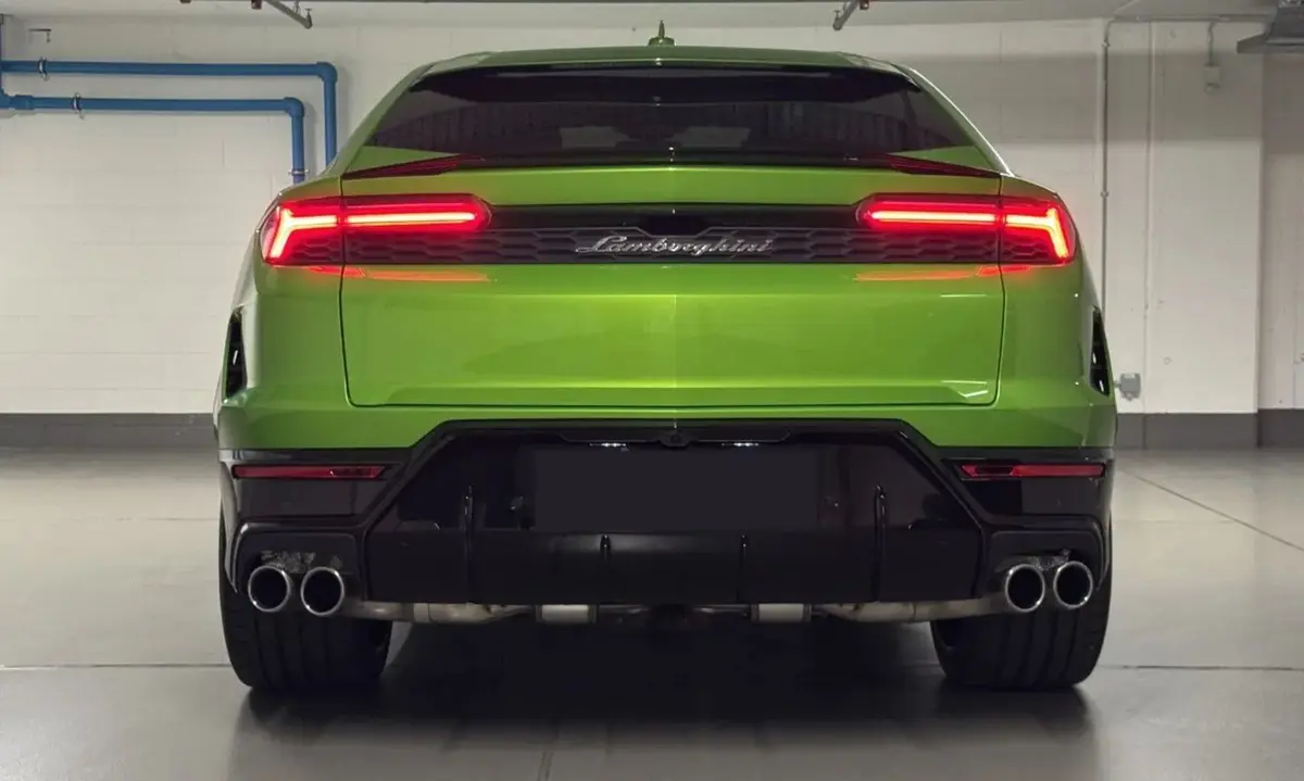 Lamborghini Urus SE 2026, rear view — Zurich Luxury Car Rental, Zurich. Lamborghini Urus SE in Zurich The Lamborghini Urus SE, offered here as a 2026 model, is…