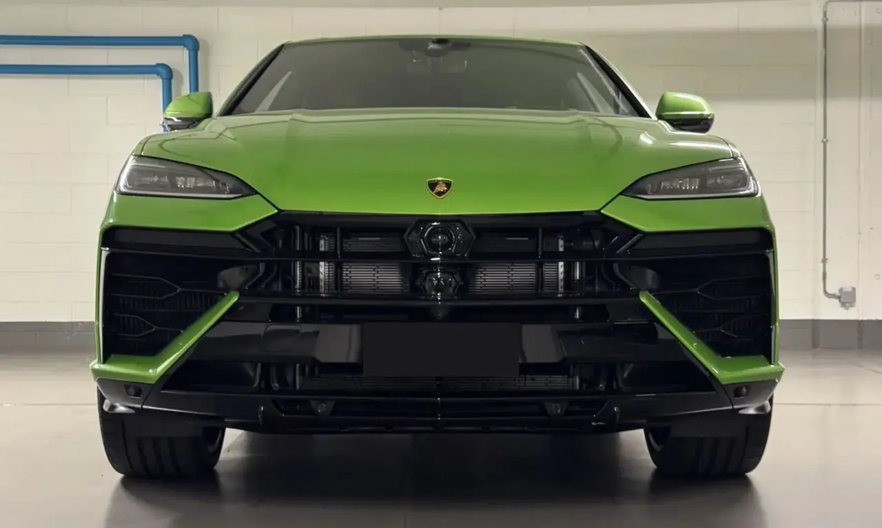 Lamborghini Urus SE 2026, interior — Zurich Luxury Car Rental, Zurich. Lamborghini Urus SE in Zurich The Lamborghini Urus SE, offered here as a 2026 model, is…