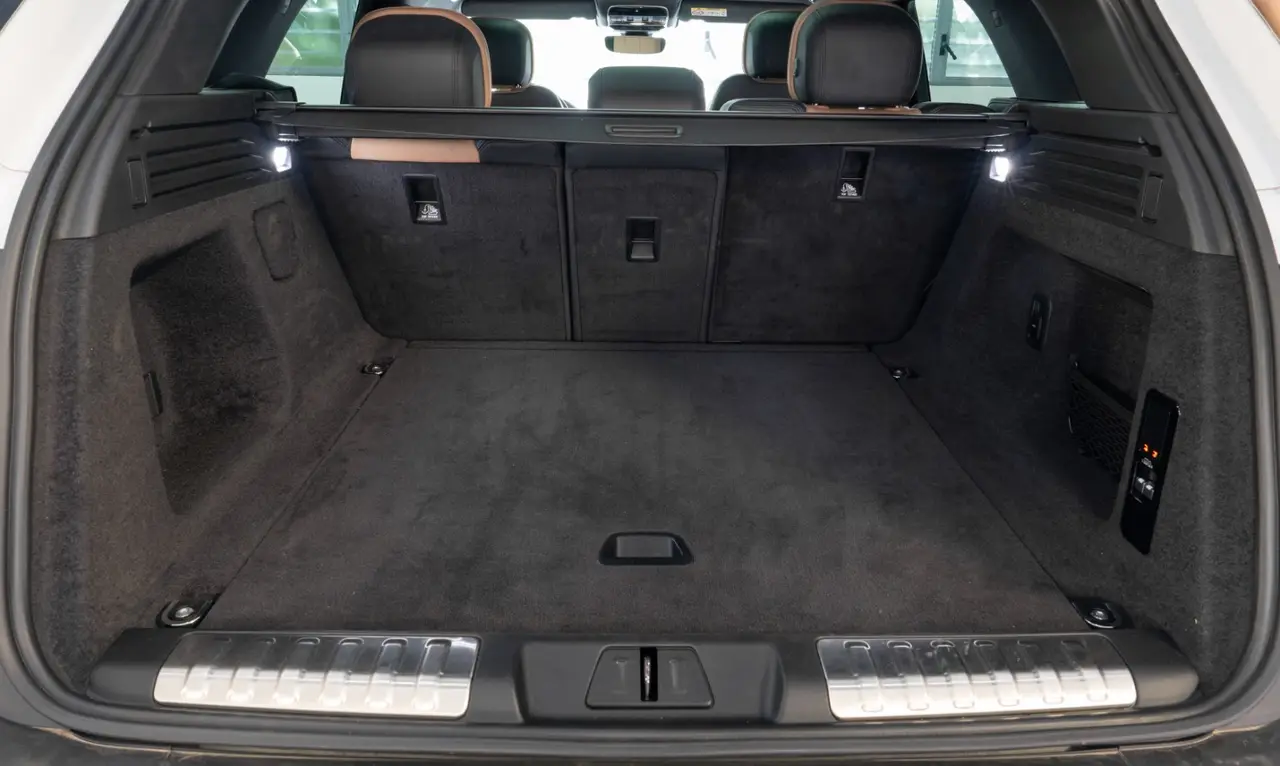 Land Rover Range Rover Sport 2025, interior — Zurich Luxury Car Rental, Zurich. Land Rover Range Rover Sport in Zurich The Land Rover Range Rover Sport 2025 is available…