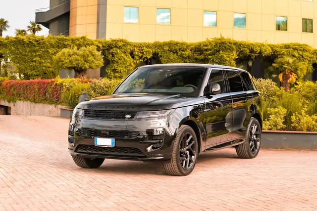 Land Rover Range Rover Sport Dynamic SE 2025 — Zurich Luxury Car Rental, Zurich