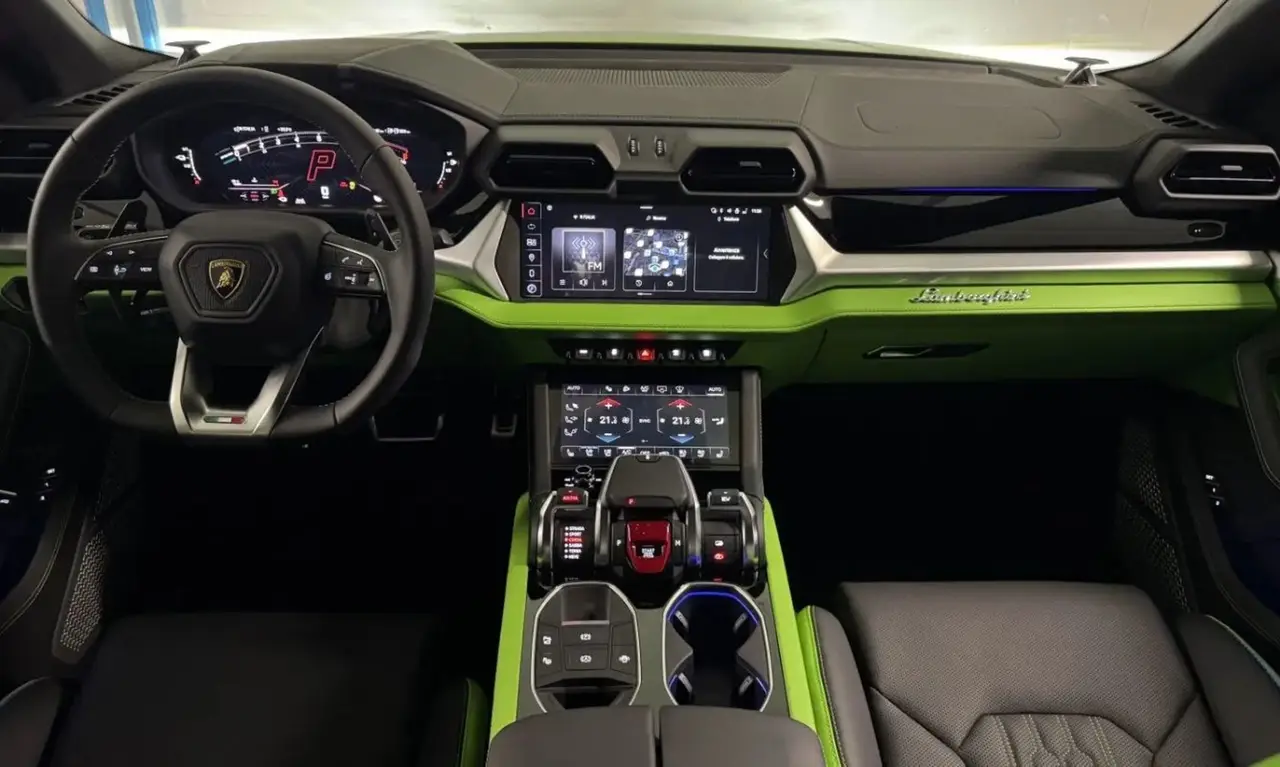 Land Rover Range Rover Sport Dynamic SE 2025, dashboard — Zurich Luxury Car Rental, Zurich. Land Rover Range Rover Sport Dynamic SE in Zurich The Land Rover Range Rover Sport…