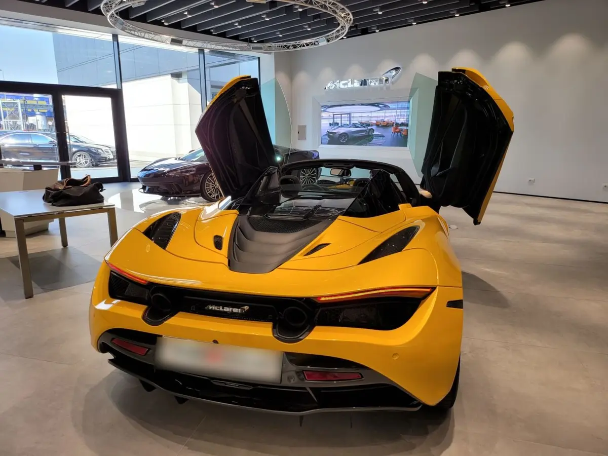 McLaren 720S Spider 2022, interior — Zurich Luxury Car Rental, Zurich. McLaren 720S Spider in Zurich The McLaren 720S Spider is available to rent in Zurich as a…