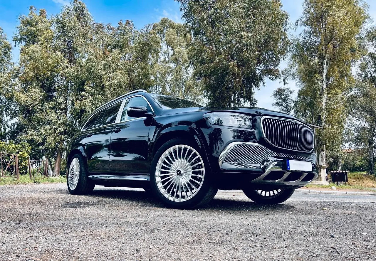 Mercedes Benz GLS Maybach 2022, exterior — Zurich Luxury Car Rental, Zurich. Mercedes Benz GLS Maybach in Zurich The Mercedes Benz GLS Maybach, a 2022 model, is…