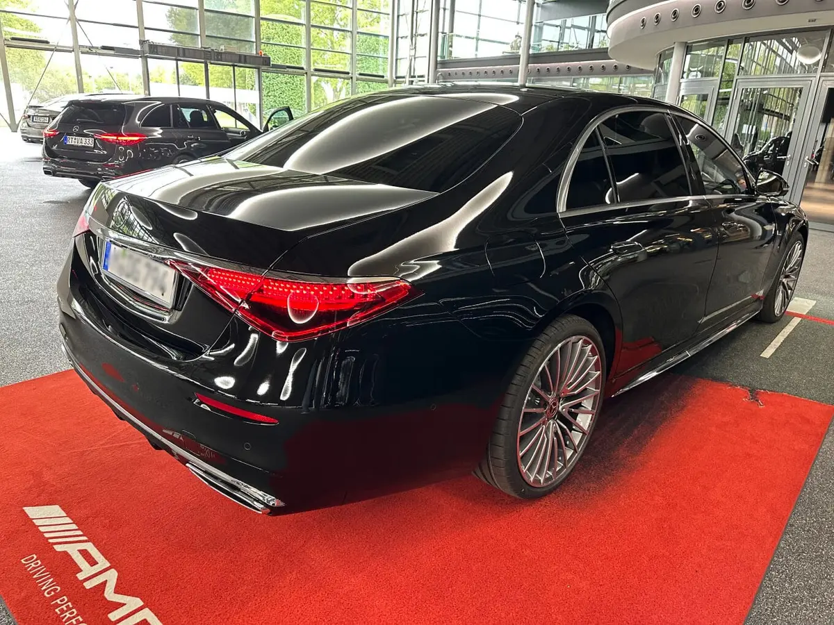 Mercedes Benz S-klasse S400 Long 4-Matic 2023, exterior — Zurich Luxury Car Rental, Zurich. Mercedes Benz S-klasse S400 Long 4-Matic in Zurich The Mercedes Benz S-klasse S400 Long…