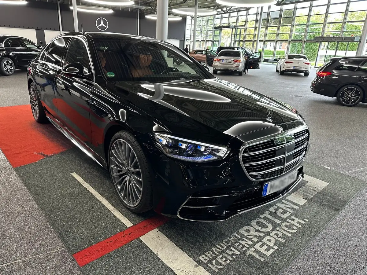 Mercedes Benz S-klasse S400 Long 4-Matic 2023, front view — Zurich Luxury Car Rental, Zurich. Mercedes Benz S-klasse S400 Long 4-Matic in Zurich The Mercedes Benz S-klasse S400 Long…