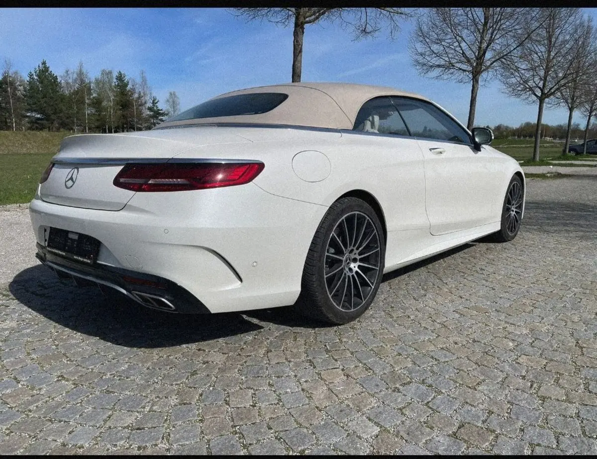 Mercedes Benz S560 Cabrio 2021, rear view — Zurich Luxury Car Rental, Zurich. Mercedes Benz S560 Cabrio in Zurich The Mercedes Benz S560 Cabrio, dated 2021, is…