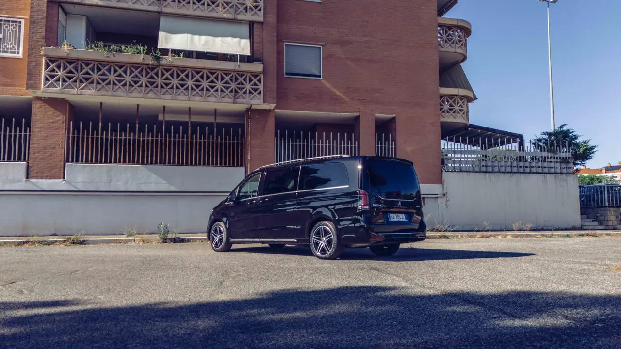 Mercedes Benz V300 4x4 XL VIP (Captain, 7 seat) 2025, interior — Zurich Luxury Car Rental, Zurich. Mercedes Benz V300 4x4 XL VIP (Captain, 7 seat) in Zurich The Mercedes Benz V300 4x4 XL…