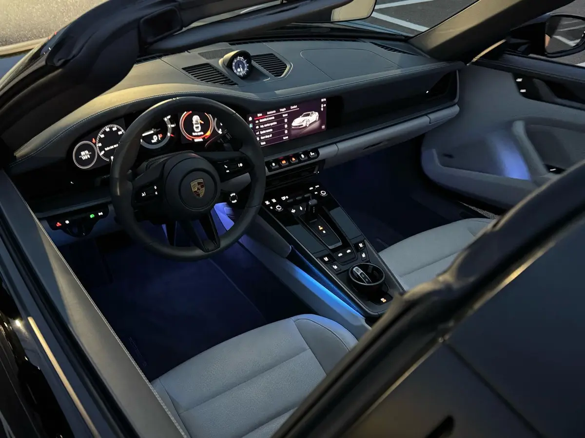 Porsche 911 Targa 2025, exterior — Zurich Luxury Car Rental, Zurich. Porsche 911 Targa in Zurich The Porsche 911 Targa 2025 is available for rental in Zurich…