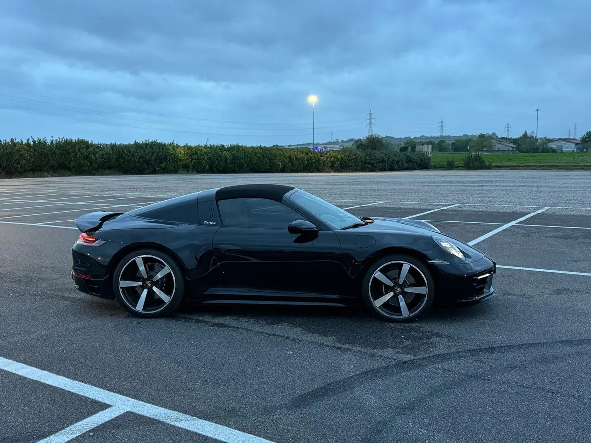 Porsche 911 Targa 2025, front view — Zurich Luxury Car Rental, Zurich. Porsche 911 Targa in Zurich The Porsche 911 Targa 2025 is available for rental in Zurich…