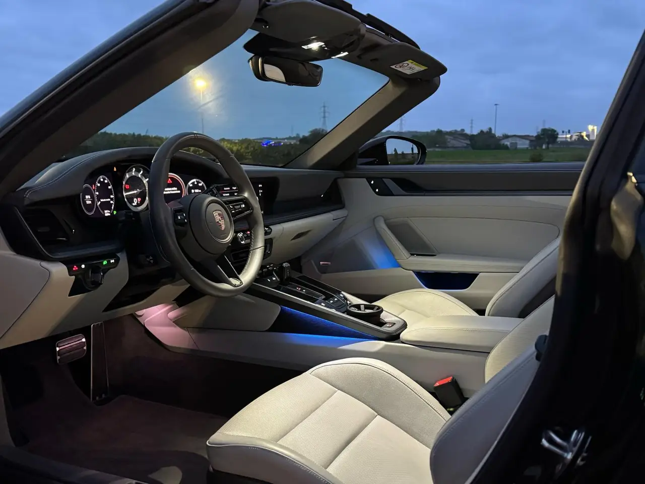 Porsche 911 Targa 2025, rear view — Zurich Luxury Car Rental, Zurich. Porsche 911 Targa in Zurich The Porsche 911 Targa 2025 is available for rental in Zurich…