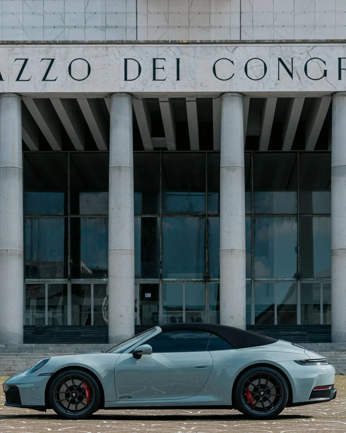 Porsche Carrera Spyder 992,2 GTS 2025, front view — Zurich Luxury Car Rental, Zurich. Porsche Carrera Spyder 992,2 GTS in Zurich The Porsche Carrera Spyder 992,2 GTS is…