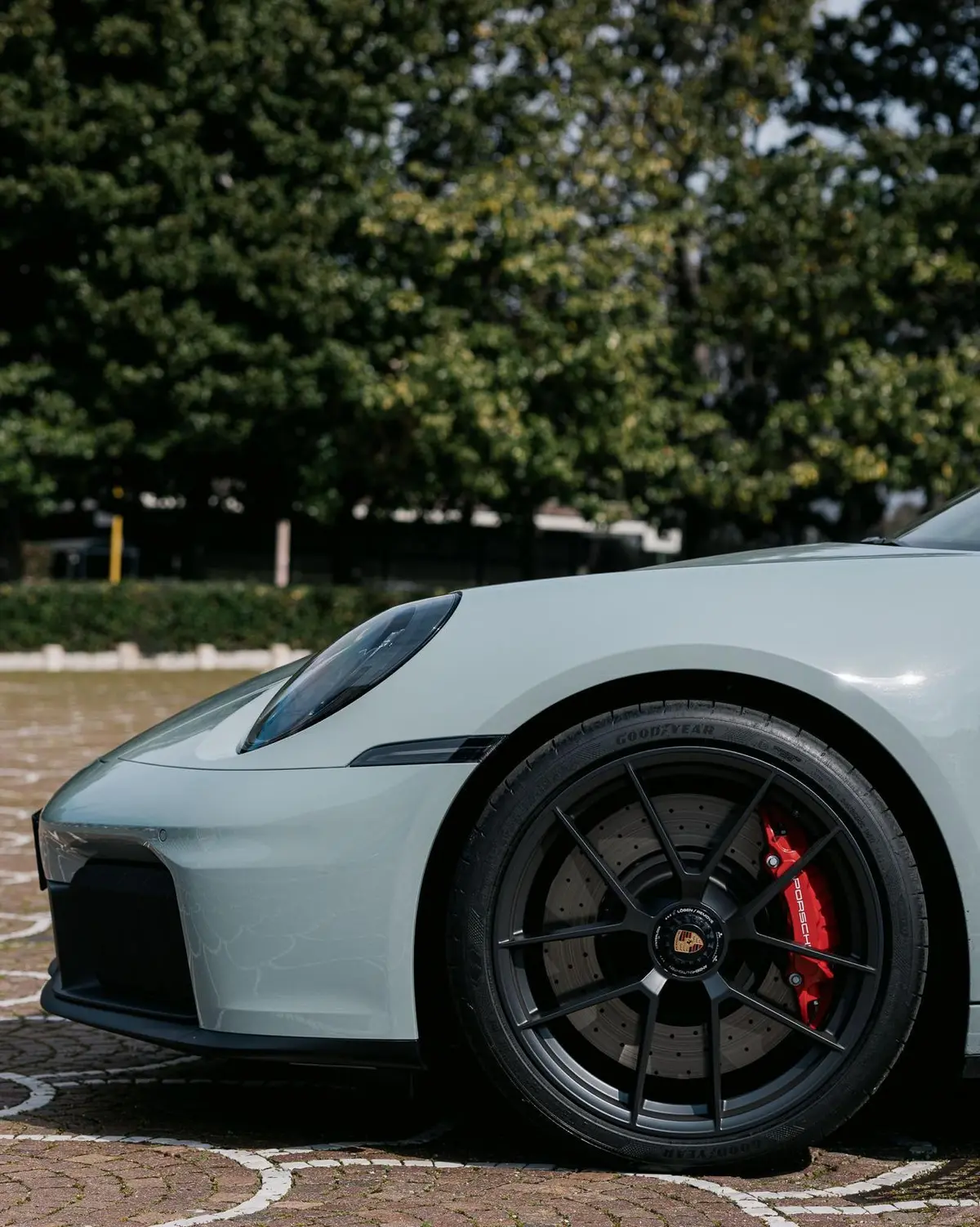 Porsche Carrera Spyder 992,2 GTS 2025, dashboard — Zurich Luxury Car Rental, Zurich. Porsche Carrera Spyder 992,2 GTS in Zurich The Porsche Carrera Spyder 992,2 GTS is…