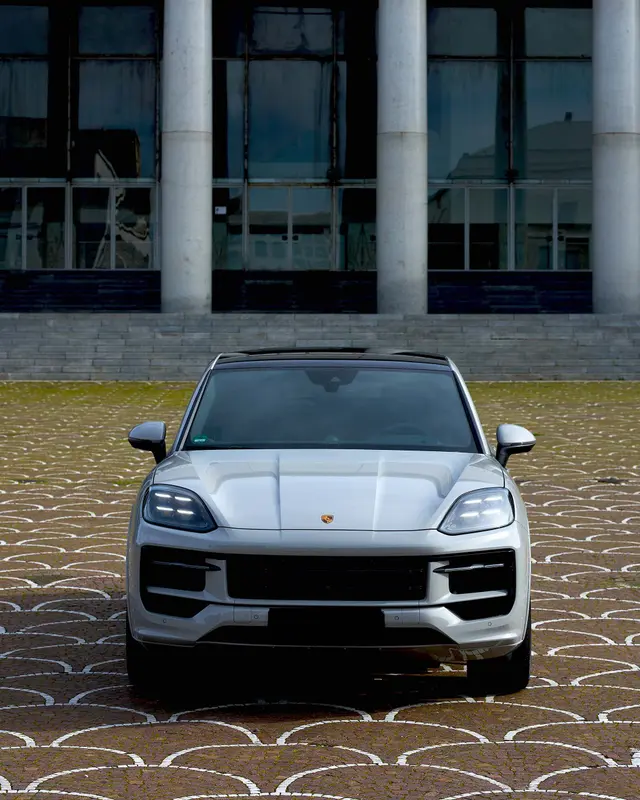 Porsche Cayenne 2025 — Zurich Luxury Car Rental, Zurich