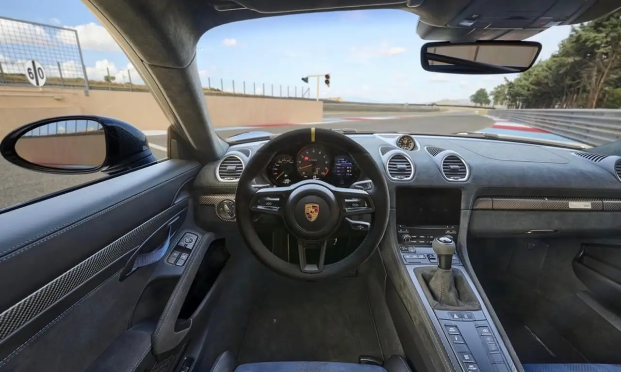 Porsche GT4 RS 2024, exterior — Zurich Luxury Car Rental, Zurich. Porsche GT4 RS in Zurich The Porsche GT4 RS is available to rent in Zurich as a two-seat…