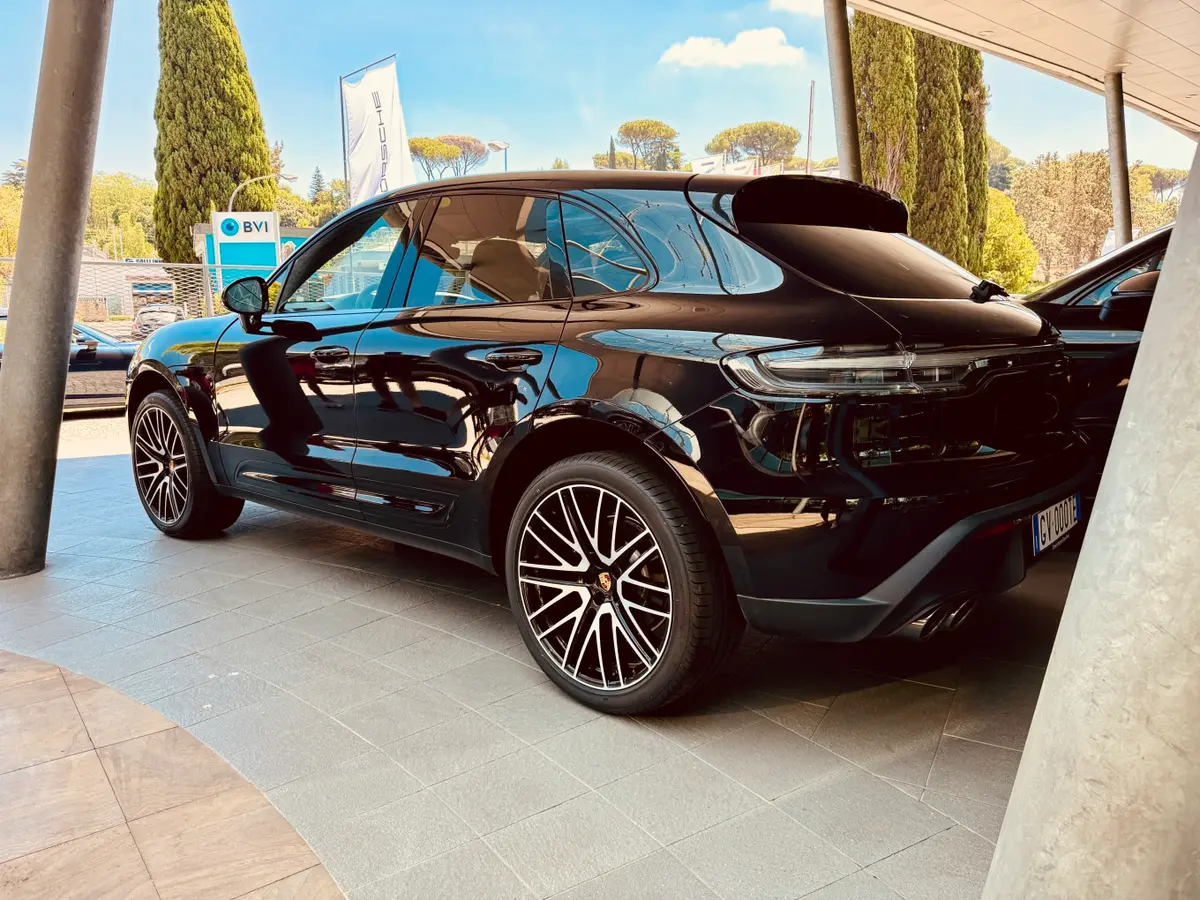 Porsche Macan 2024, rear view — Zurich Luxury Car Rental, Zurich. Porsche Macan in Zurich The Porsche Macan 2024 is available for rental in Zurich as a…