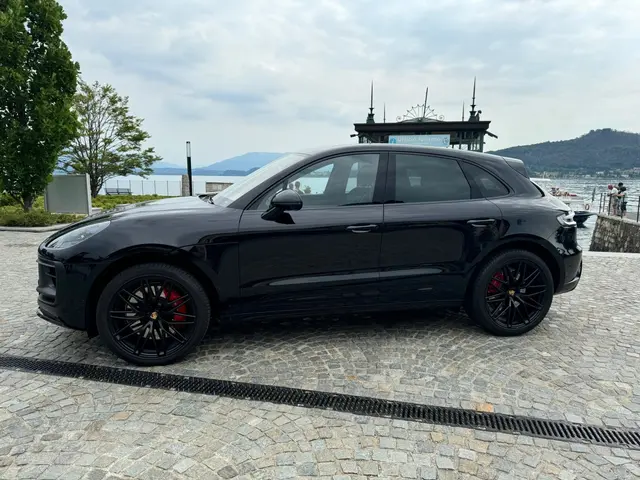 Porsche Macan GTS 2024 — Zurich Luxury Car Rental, Zurich