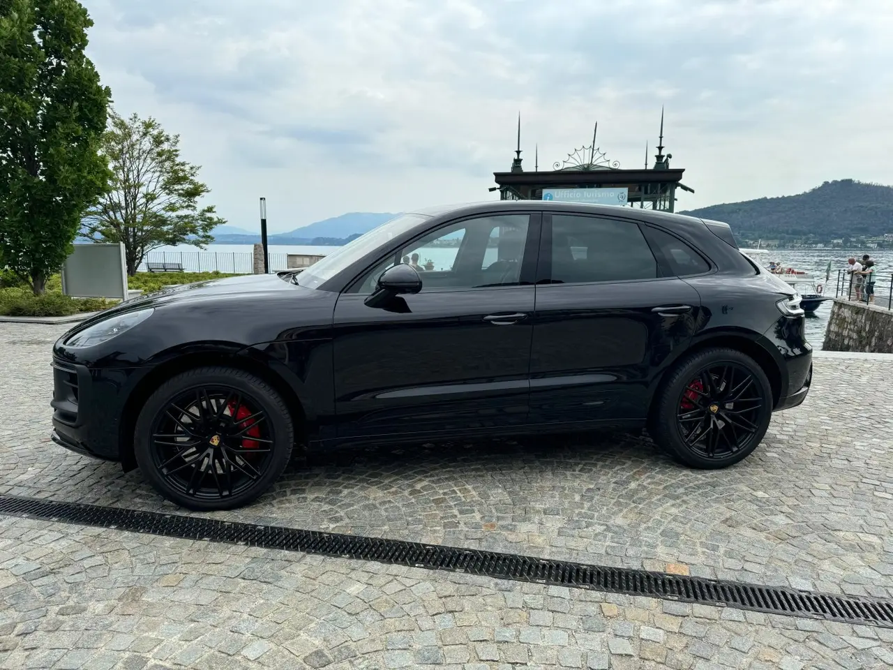 Porsche Macan GTS 2024 — Zurich Luxury Car Rental, Zurich. Porsche Macan GTS in Zurich The Porsche Macan GTS is available for rental in Zurich as a…