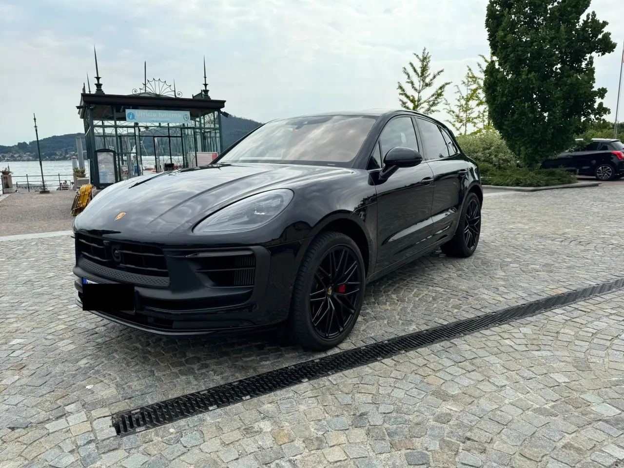 Porsche Macan GTS 2024, rear view — Zurich Luxury Car Rental, Zurich. Porsche Macan GTS in Zurich The Porsche Macan GTS is available for rental in Zurich as a…