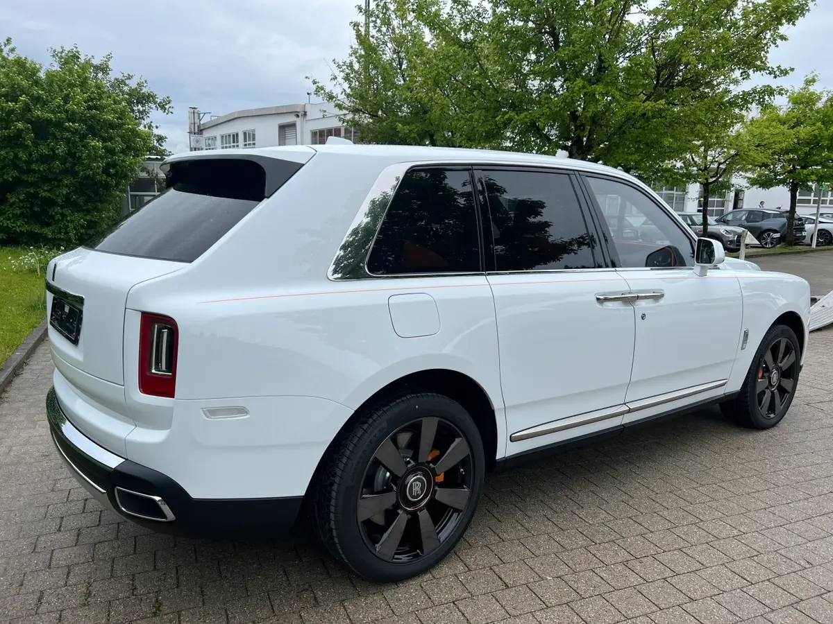 Rolls-Royce Cullinan 2022, exterior — Zurich Luxury Car Rental, Zurich. Rolls-Royce Cullinan in Zurich The Rolls-Royce Cullinan is available to rent in Zurich…