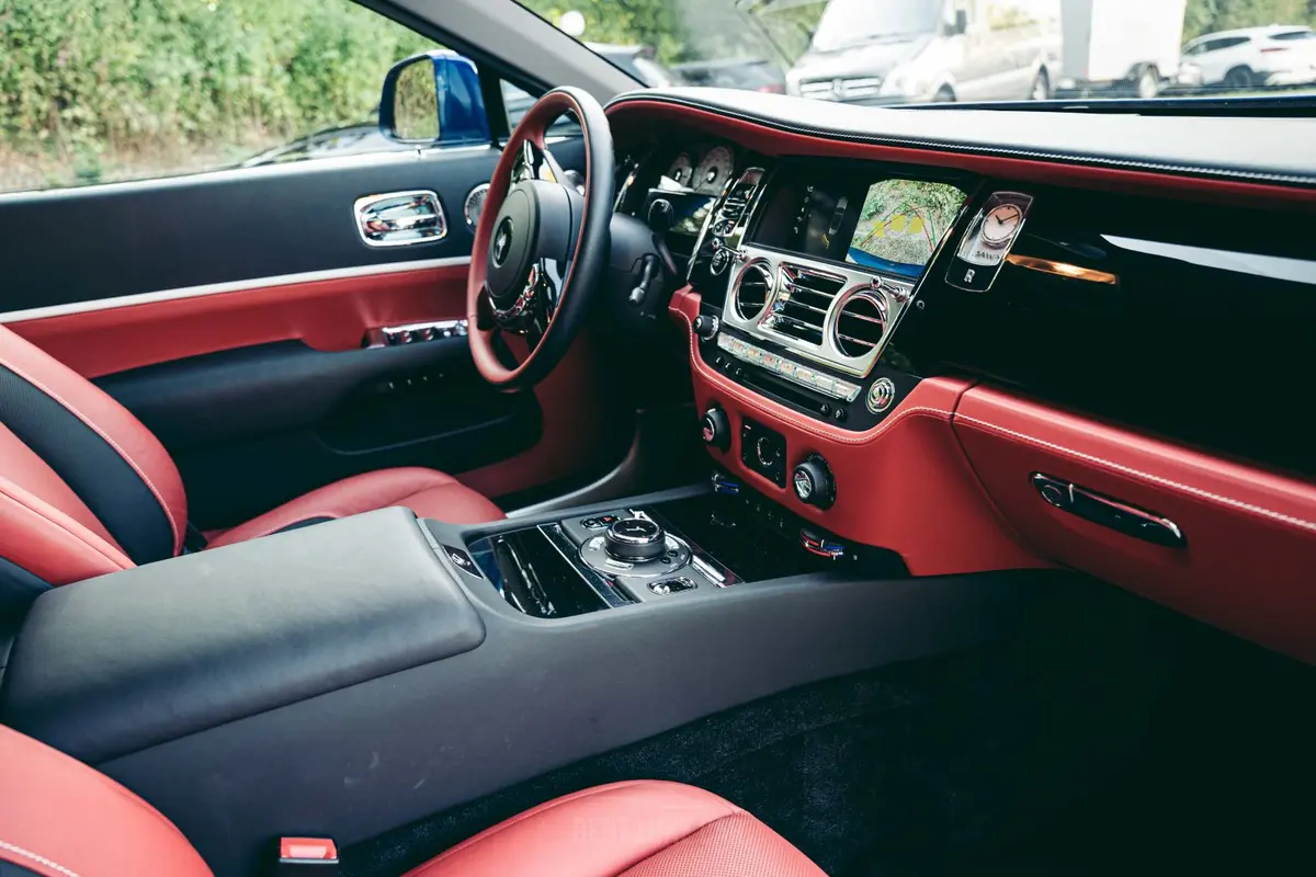 Rolls-Royce Dawn 2022, interior — Zurich Luxury Car Rental, Zurich. Rolls-Royce Dawn in Zurich The Rolls-Royce Dawn 2022 is available for rental in Zurich,…
