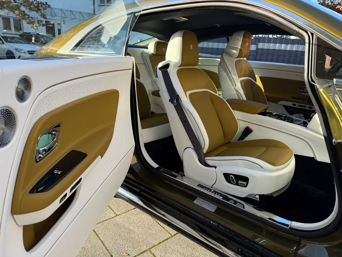 Rolls-Royce Spectre 2024, front view — Zurich Luxury Car Rental, Zurich. Rolls-Royce Spectre in Zurich The Rolls-Royce Spectre is available to rent in Zurich as a…