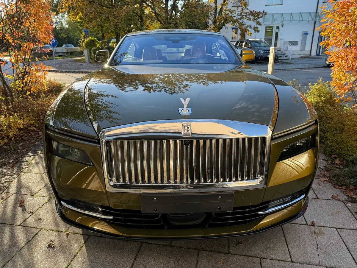 Rolls-Royce Spectre 2024 — Zurich Luxury Car Rental, Zurich. Rolls-Royce Spectre in Zurich The Rolls-Royce Spectre is available to rent in Zurich as a…