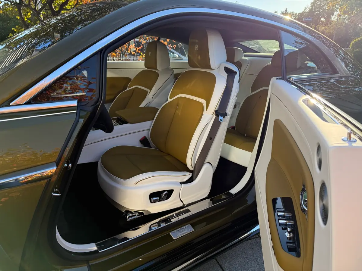 Rolls-Royce Spectre 2024, rear view — Zurich Luxury Car Rental, Zurich. Rolls-Royce Spectre in Zurich The Rolls-Royce Spectre is available to rent in Zurich as a…