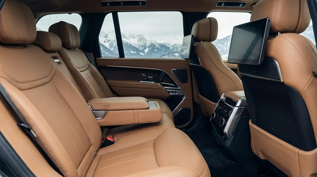 Rover Range Rover Autobiography P530 2026, dashboard — Zurich Luxury Car Rental, Zurich. Rover Range Rover Autobiography P530 in Zurich The Rover Range Rover Autobiography P530,…