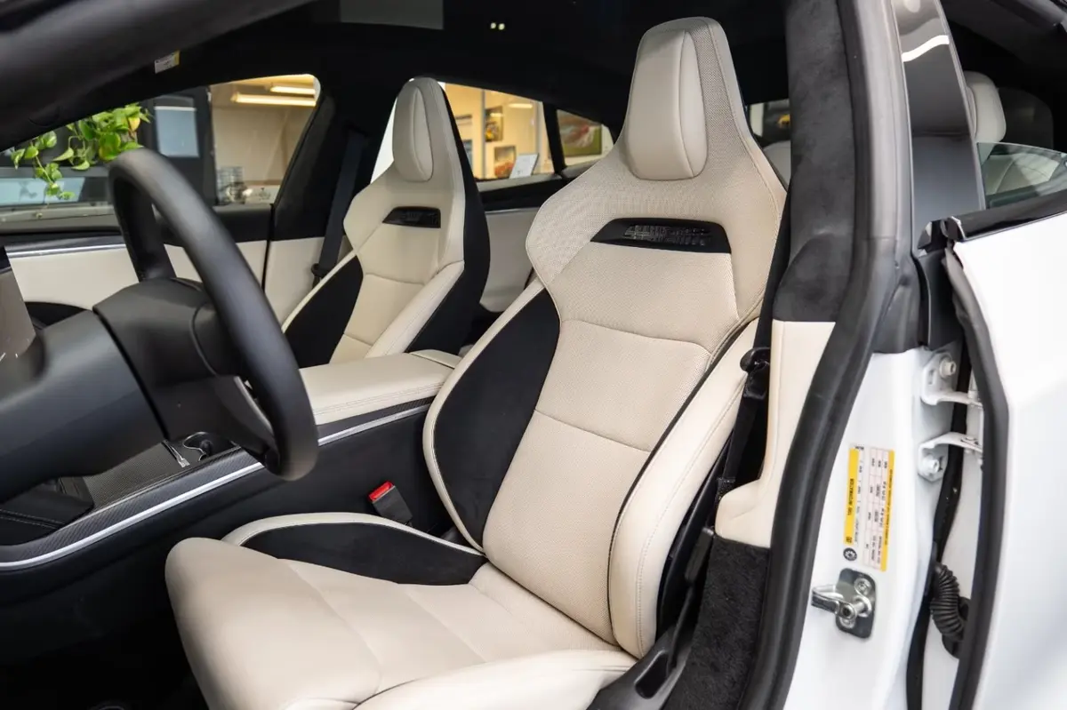 Tesla Model S Plaid 2025, rear view — Zurich Luxury Car Rental, Zurich. Tesla Model S Plaid in Zurich The Tesla Model S Plaid is available for rental in Zurich…