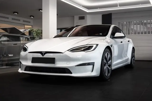Tesla Model S Plaid 2025 — Zurich Luxury Car Rental, Zurich